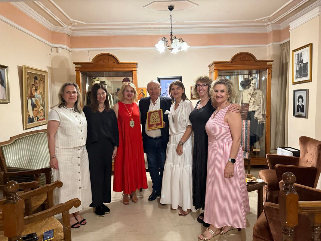 Επίσκεψη του κ. Κρις Σπύρου στην Ιματιοθήκη του Λ. Ε. Λ.